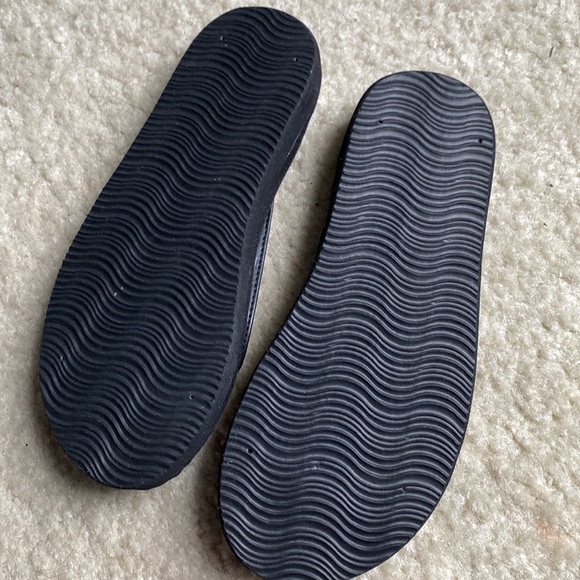 Black sequin floral flip flops - Picture 5 of 6